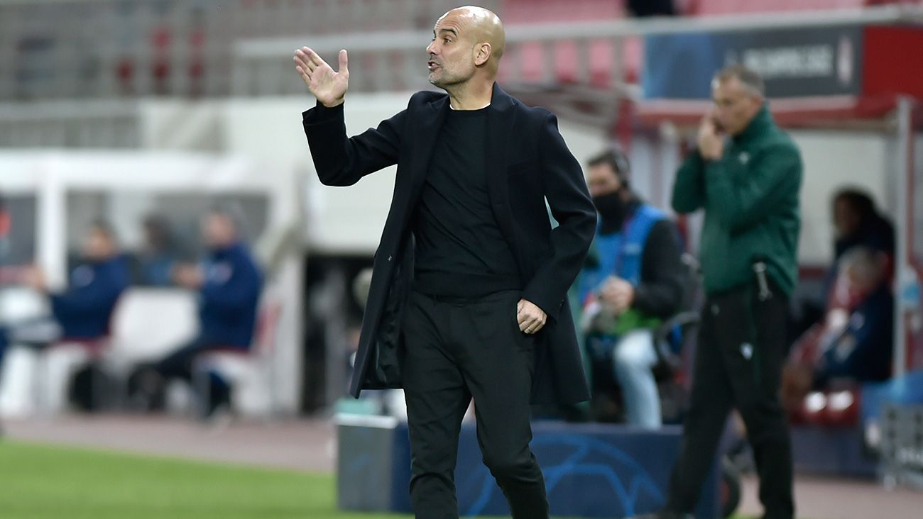 Pep Guardiola en el partido entre Olympiacos y City