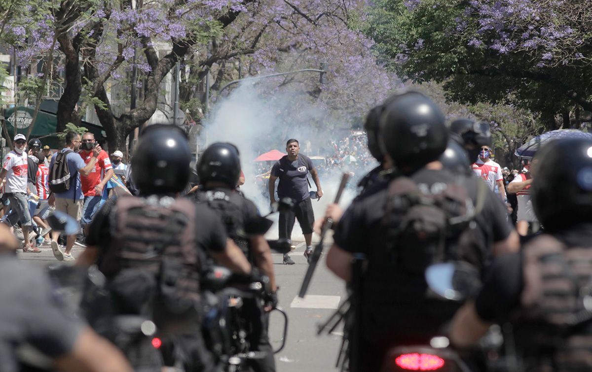 Descontrol en el funeral de Diego Armando Maradona