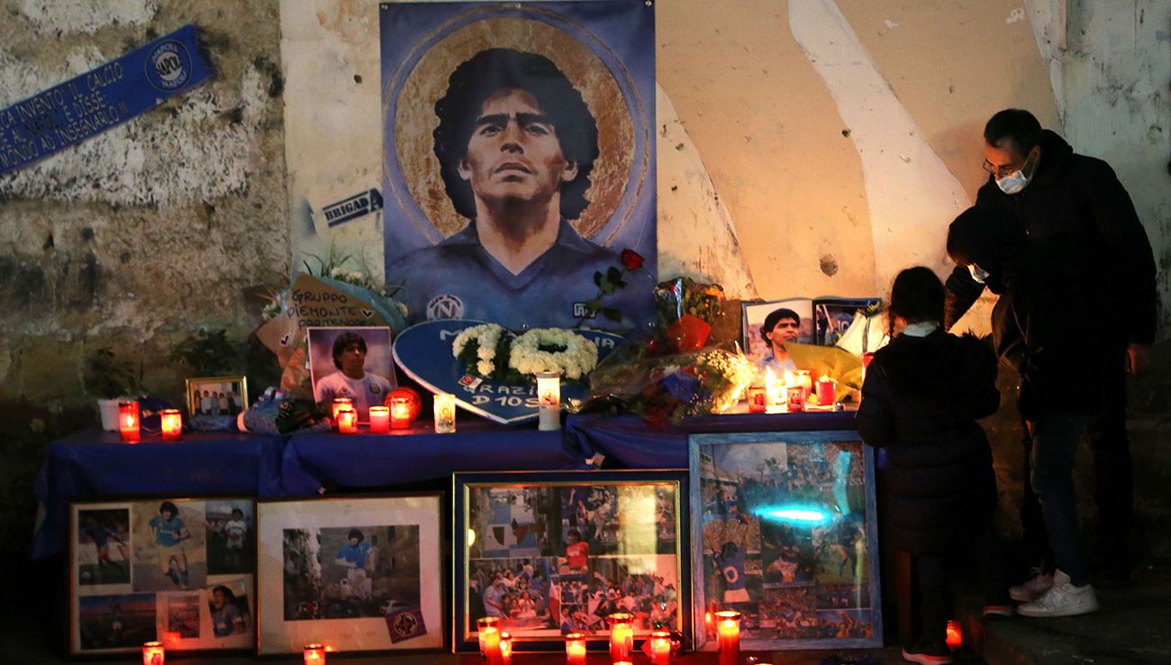 Un altar en honor a Diego Maradona en Nápoles