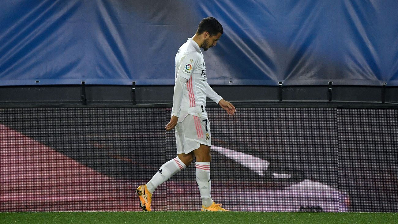 Eden Hazard se marcha lesionado de un partido