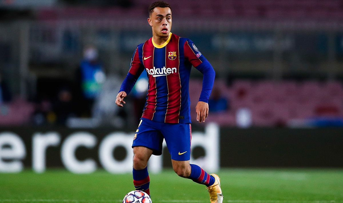 Sergiño Dest, during a match with the FC Barcelona this season