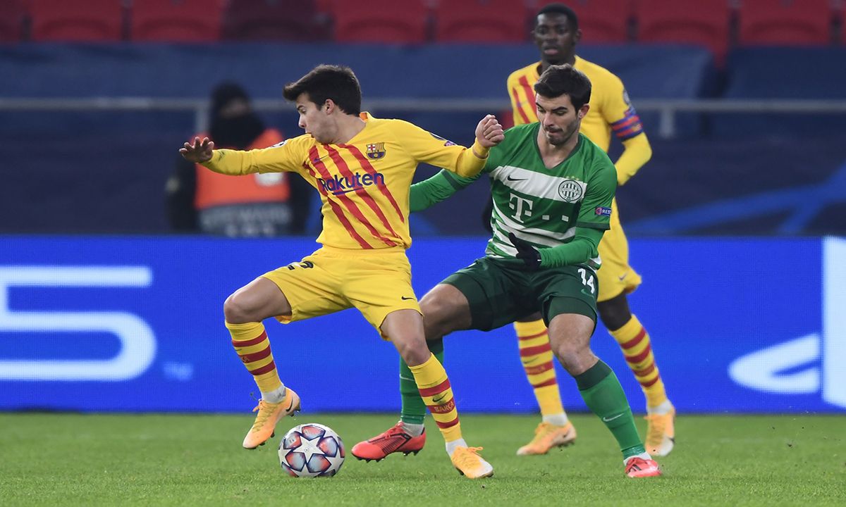 Riqui Puig in the match in front of the Ferencvaros