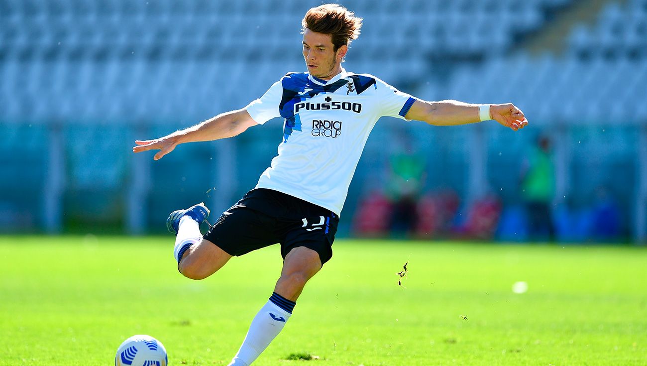 Marten de Roon, midfield player of the Atalanta