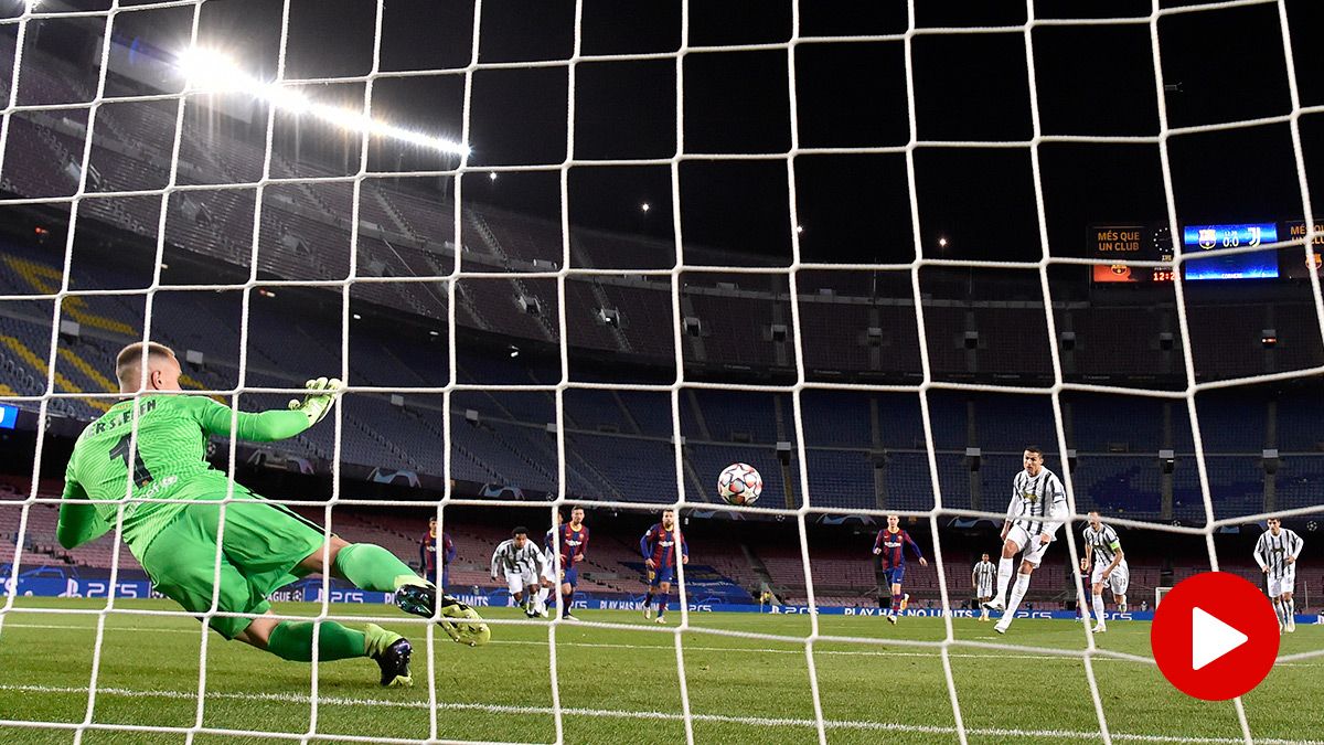 Cristiano Ronaldo, marcando uno de los goles de penalti contra Ter Stegen