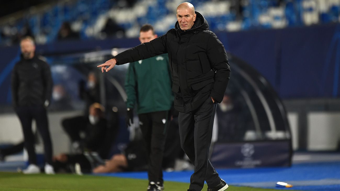 Zinedine Zidane en el partido ante el Borussia