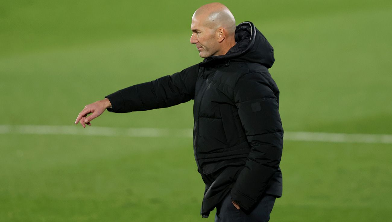Zinedine Zidane, será baja para el Real Madrid por contagio de Covid-19