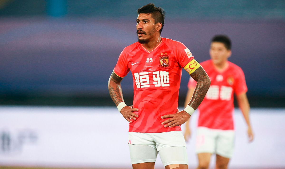 Paulinho, durante un partido con el Guangzhou Evergrande