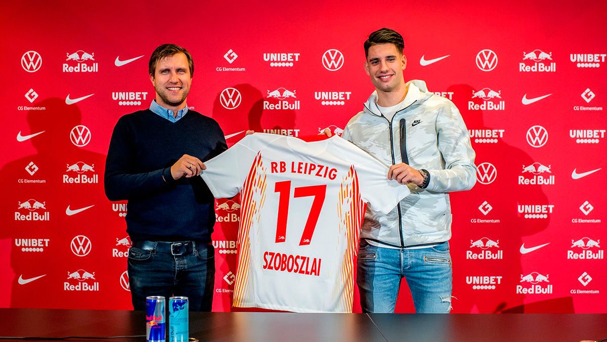 Szoboszlai Poses with the T-shirt of the Leipzig