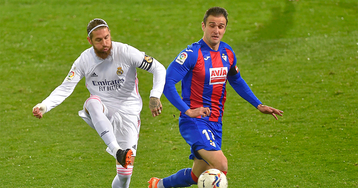 Sergio Ramos, en una acción en el partido del Real Madrid frente al Eibar