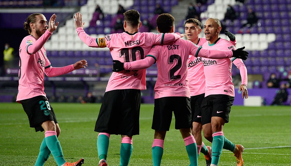 The Barça, celebrating the goal of Braithwaite in front of the Valladolid