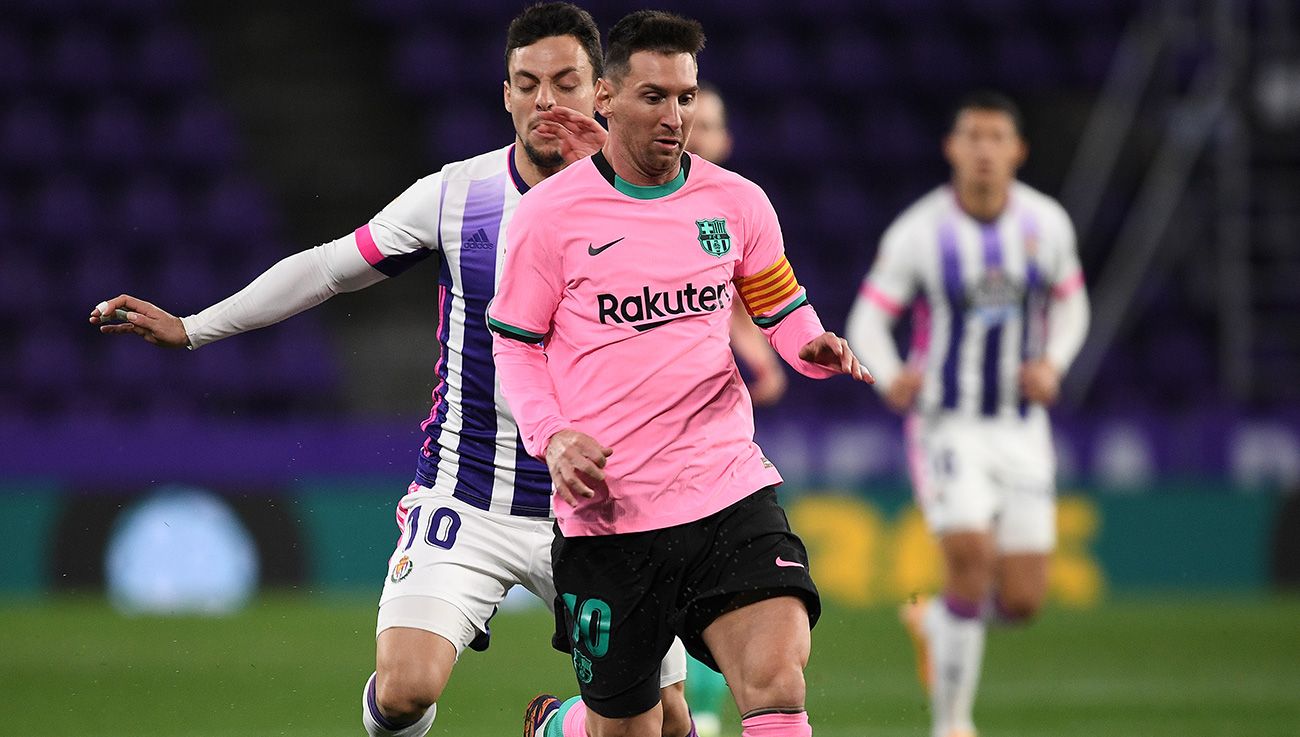 Leo Messi in the party in front of the Valladolid