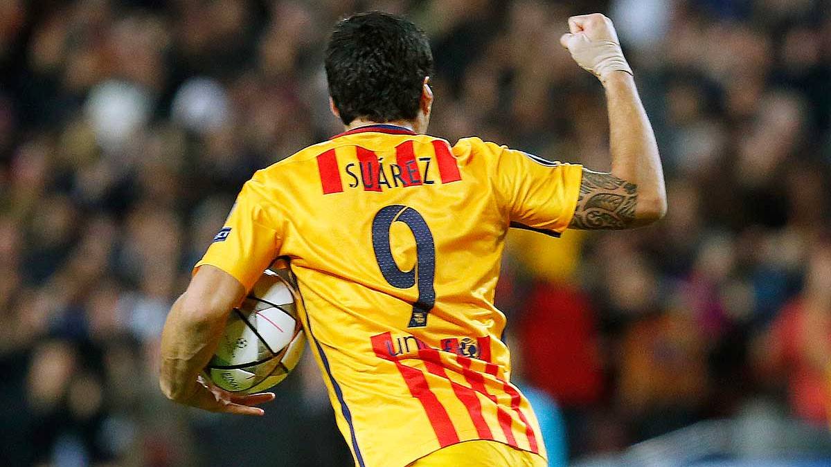 Luis Suárez celebra su primer tanto ante el Atlético de Madrid