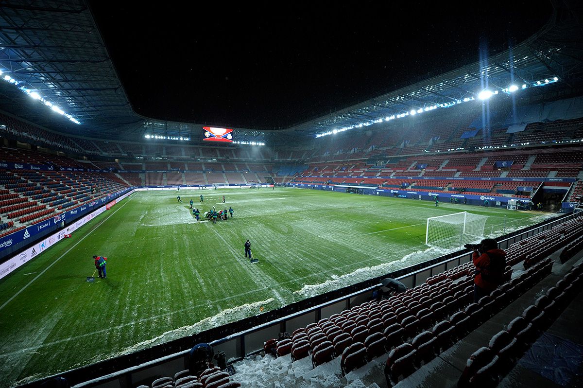 The field of the Osasuna before the party in front of the Real Madrid