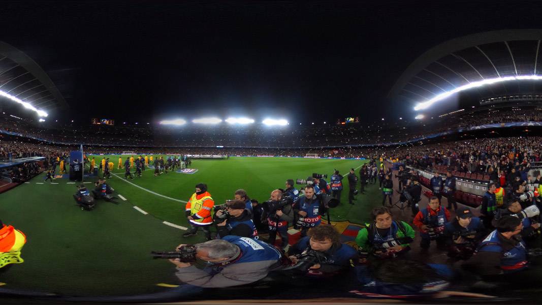 Imagen tomada con un enfoque distorsionado en el Barça-Atlético