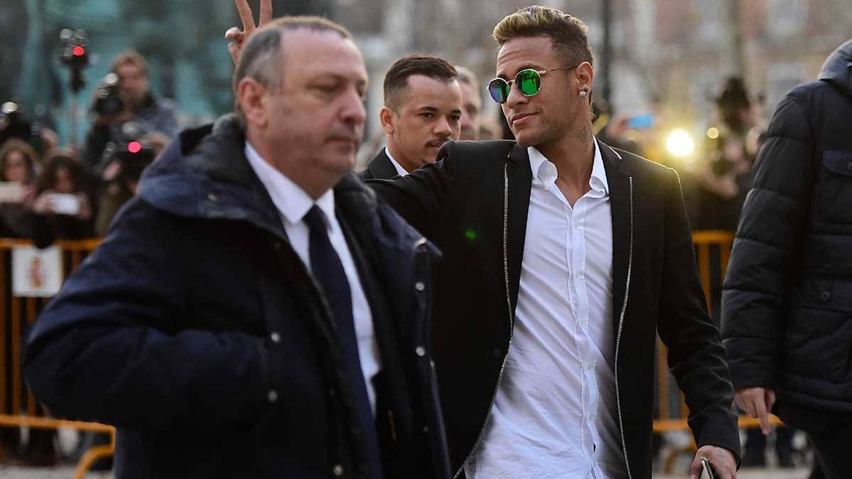 Neymar Jr acudiendo a declara en la Audiencia Nacional