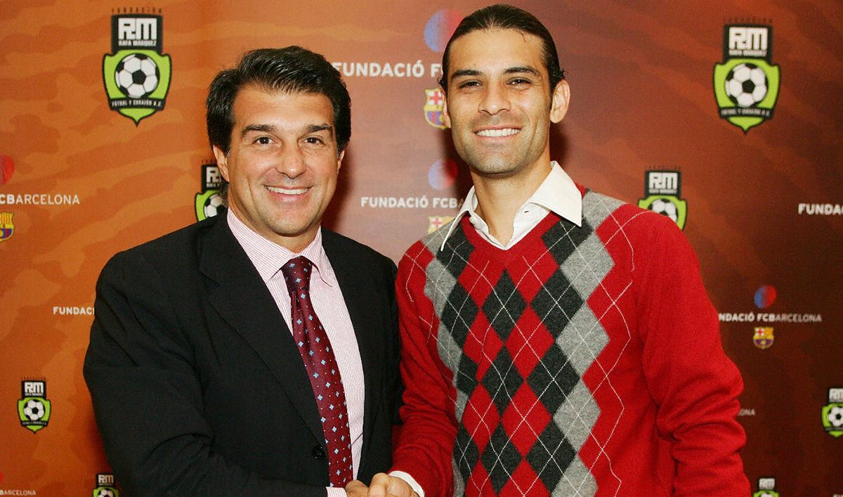 Joan Laporta, during the presentation of Rafa Márquez in 2003