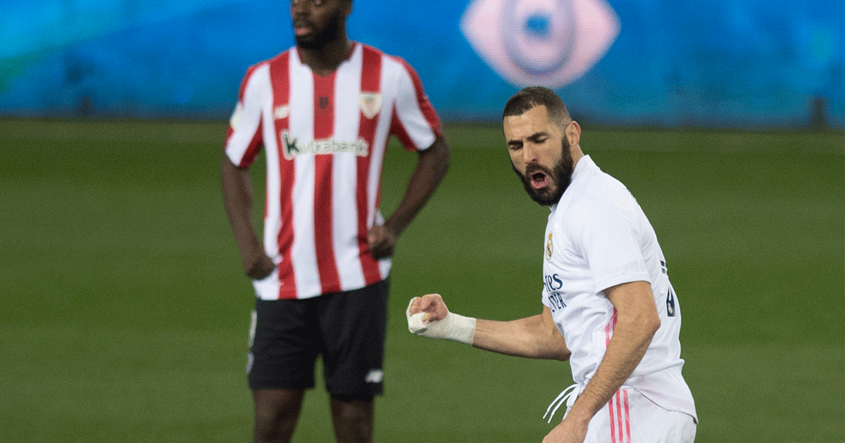 Karim Benzema celebrando un gol con el Real Madrid