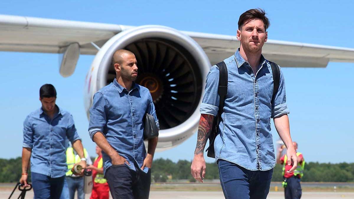Leo Messi and Javier Mascherano in an expedition of the FC Barcelona