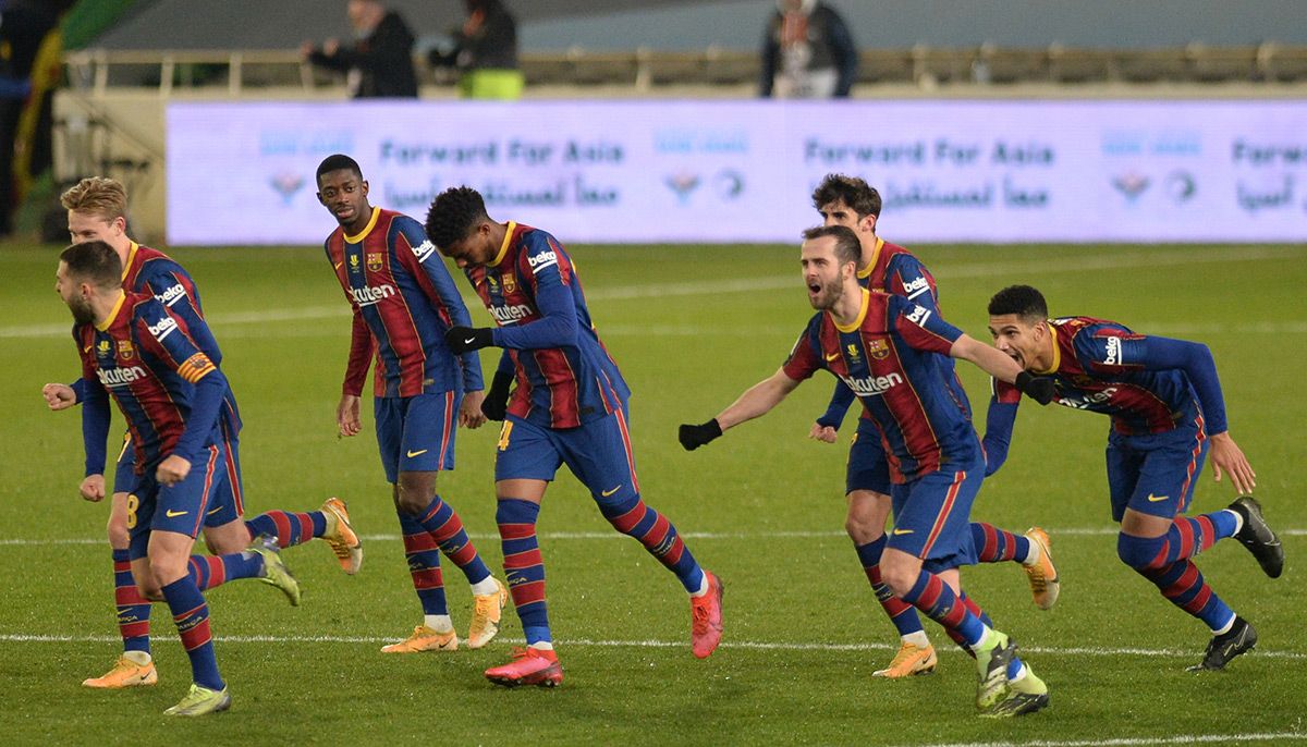 El FC Barcelona, celebrando el pase a la final de la Supercopa de España