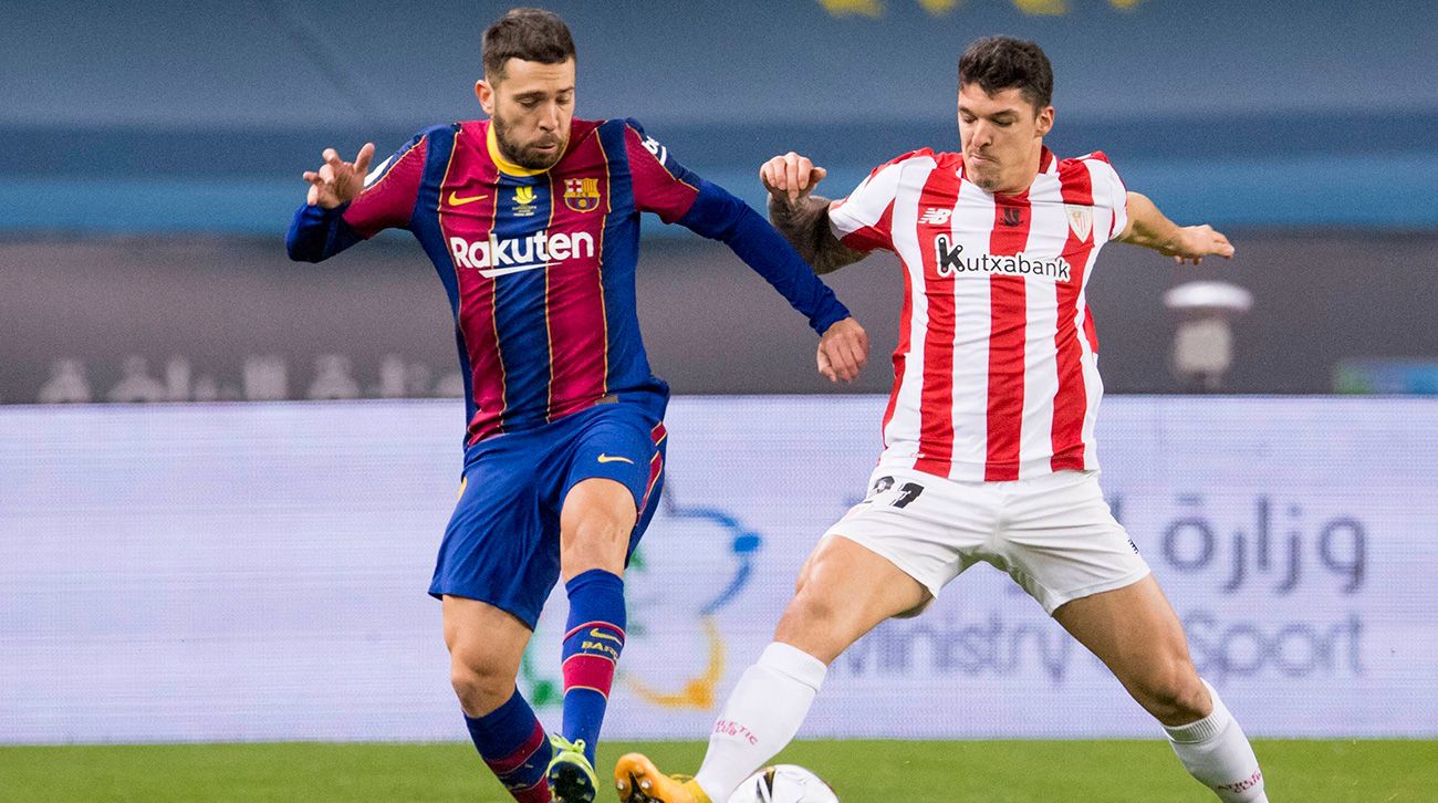 Jordi Alba in a duel with Ander Layer