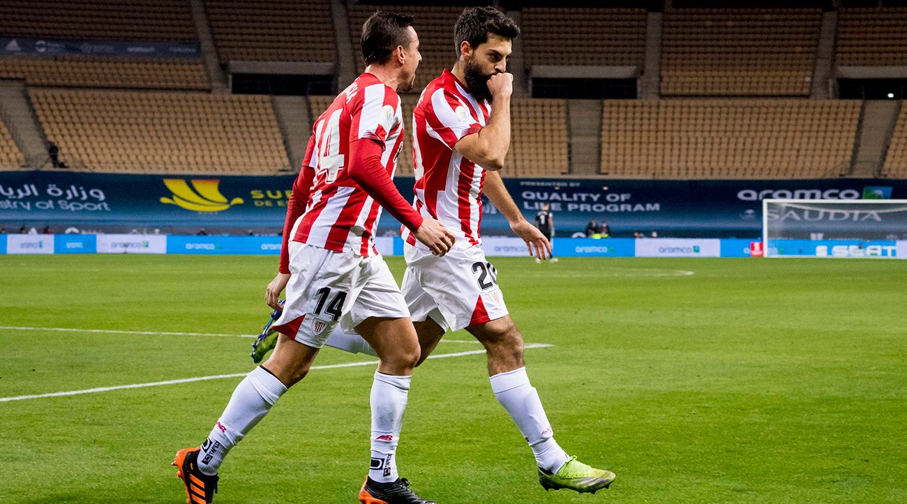 Asier Villalibre celebrates his goal against the Barça
