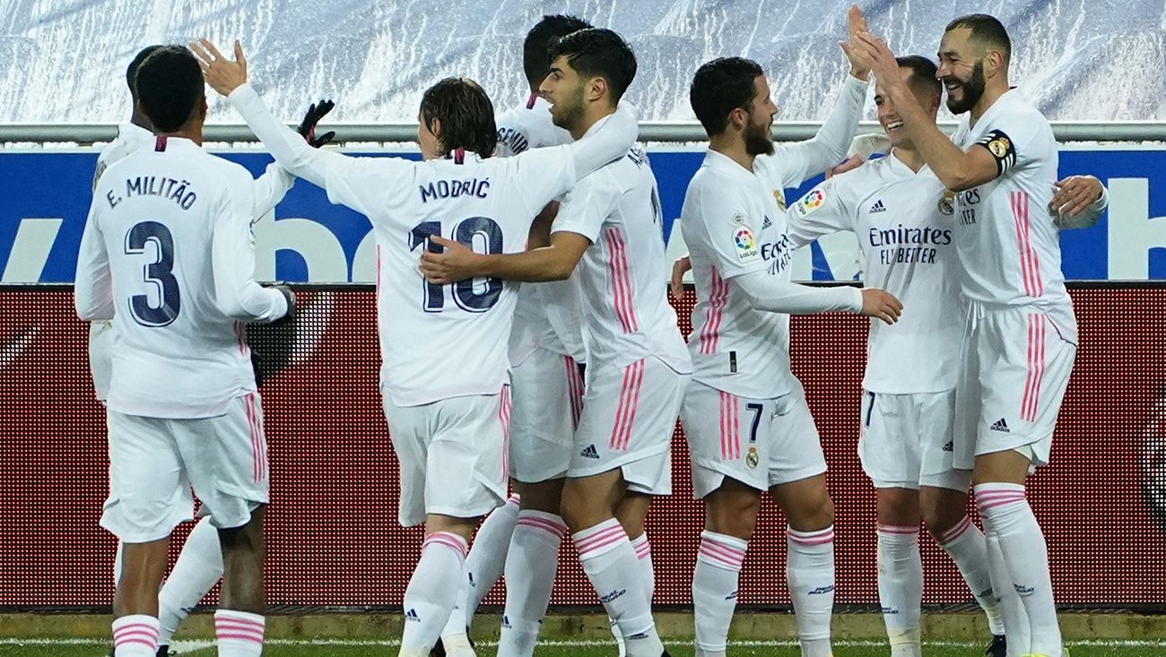 The players of the Real Madrid celebrate a goal