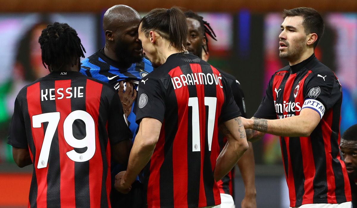 Zlatan y Lukaku protagonizaron una fuerte riña en el derby della madonnina