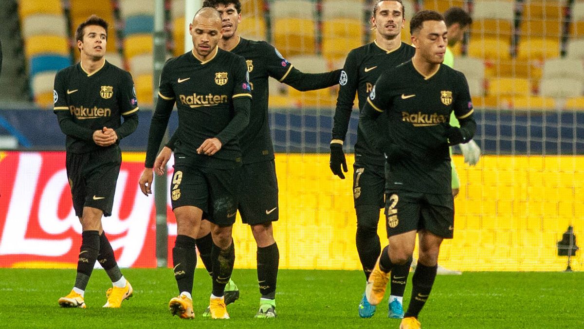 The players of the Barça celebrate a goal