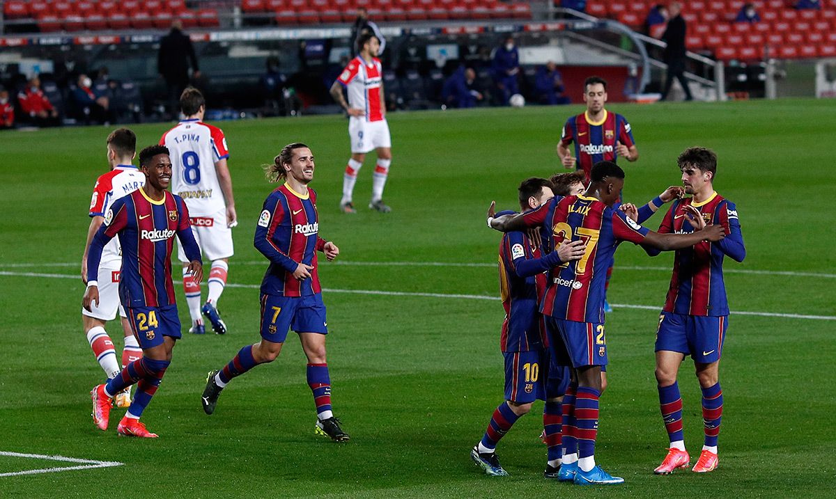 El Barça, celebrando el gol de Trincao contra el Alavés