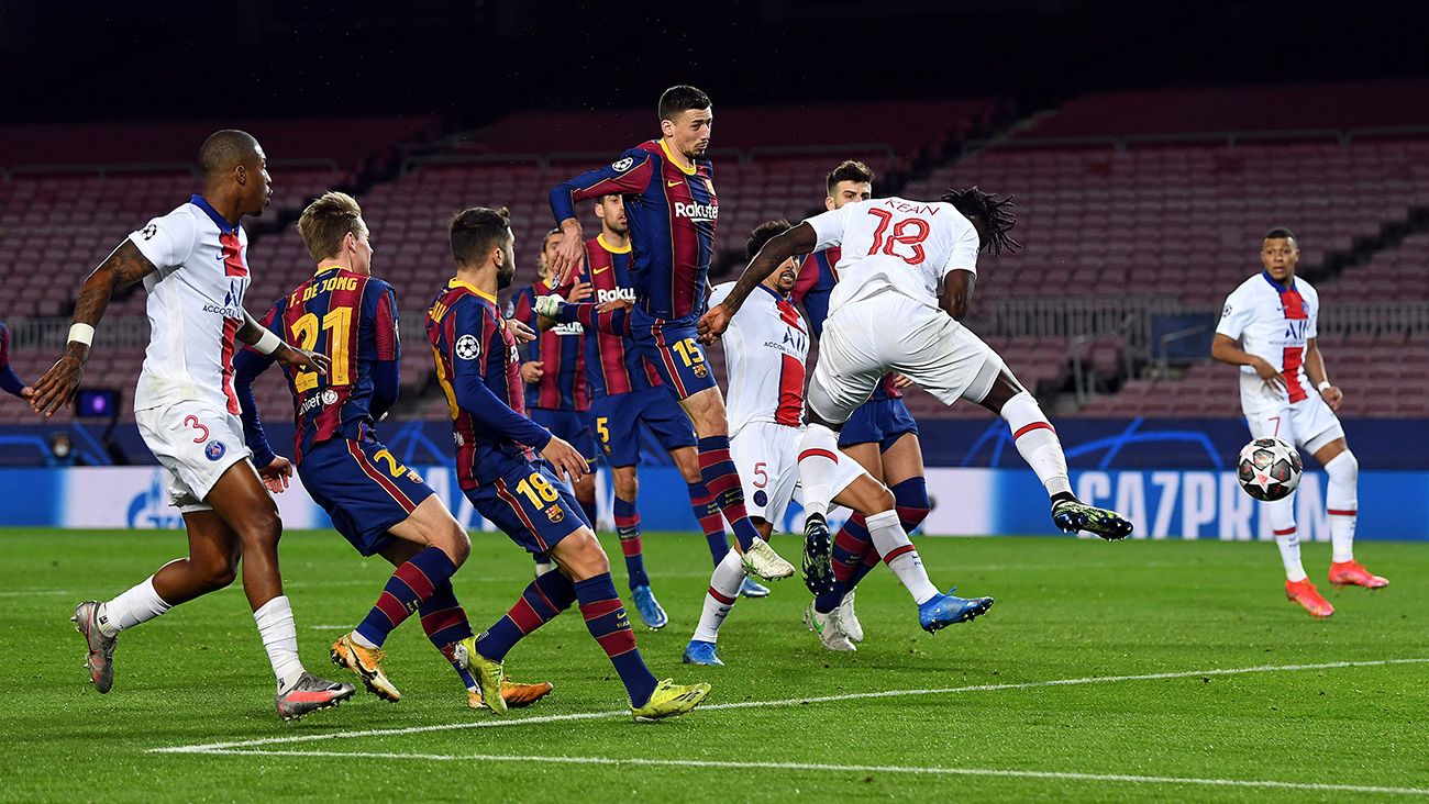 Moise Kean Marking the 1-3 in front of the Barça