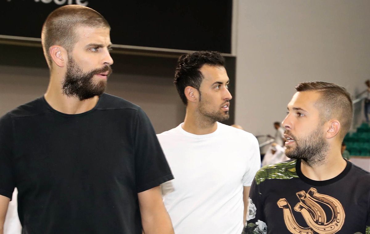 Piqué, Busquets and Alba, in an image of archive