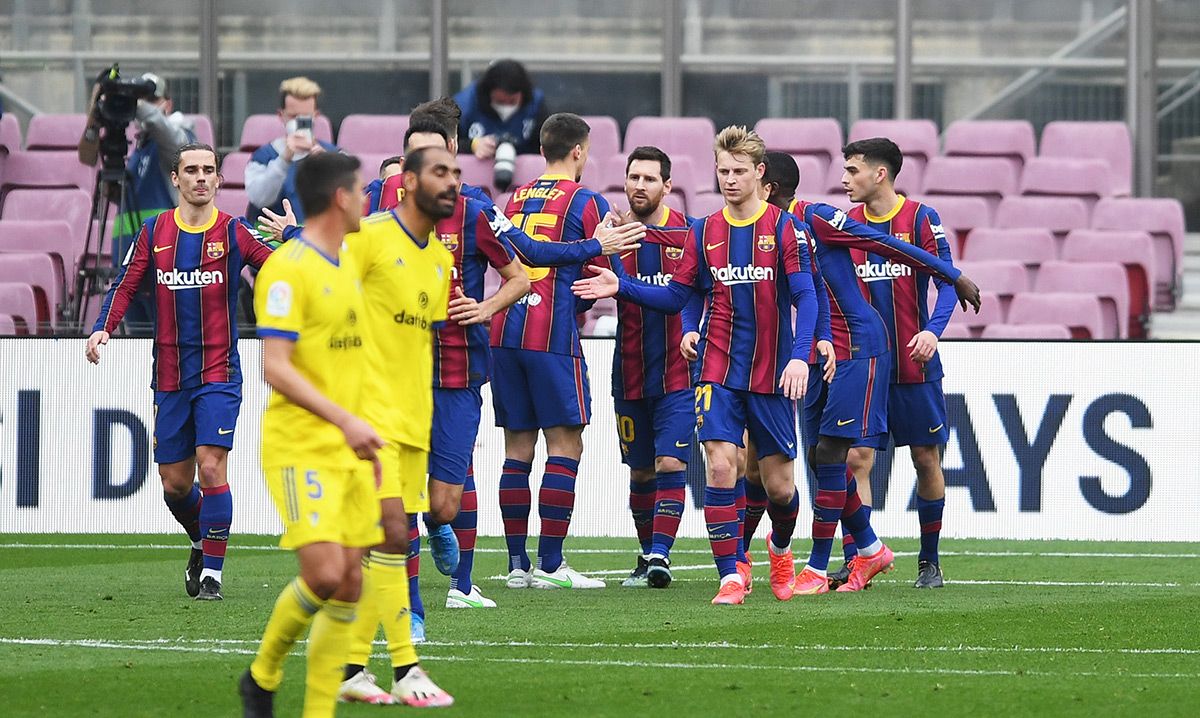 El FC Barcelona, celebrando el gol de Messi contra el Cádiz
