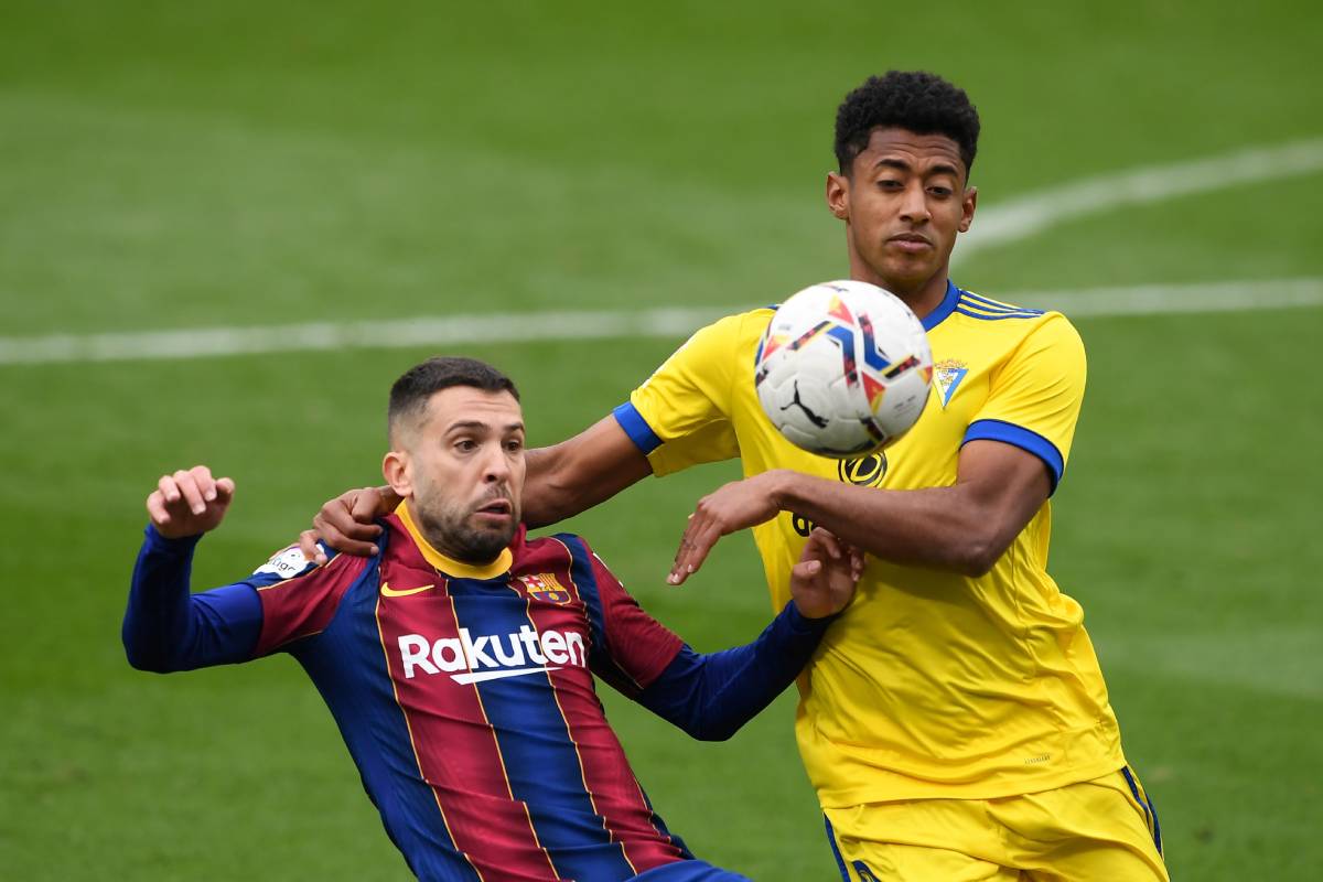 The changing room assumes the responsibility by the tie in front of the Cádiz