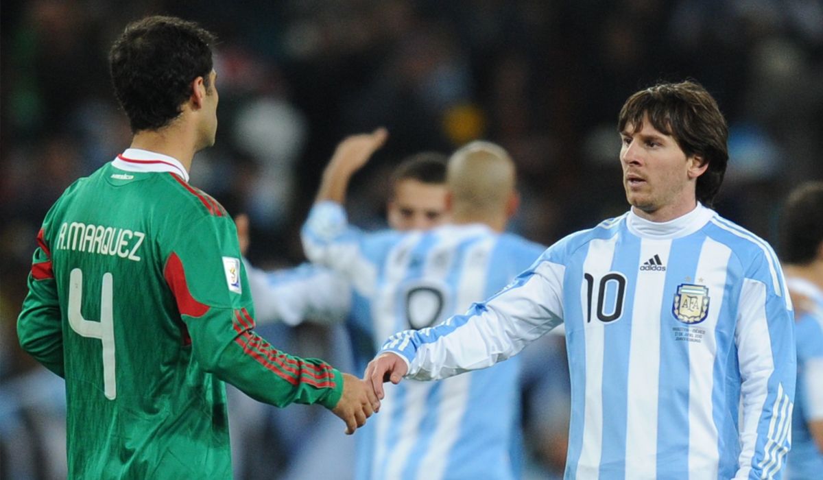 Leo Messi and Rafa Márquez in an Argentina-Mexico