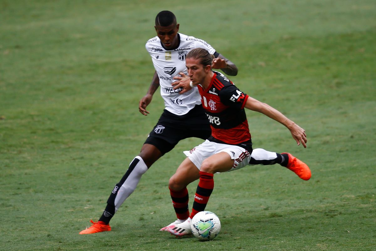 Filipe Luís en un partido con el Flamengo de Brasil