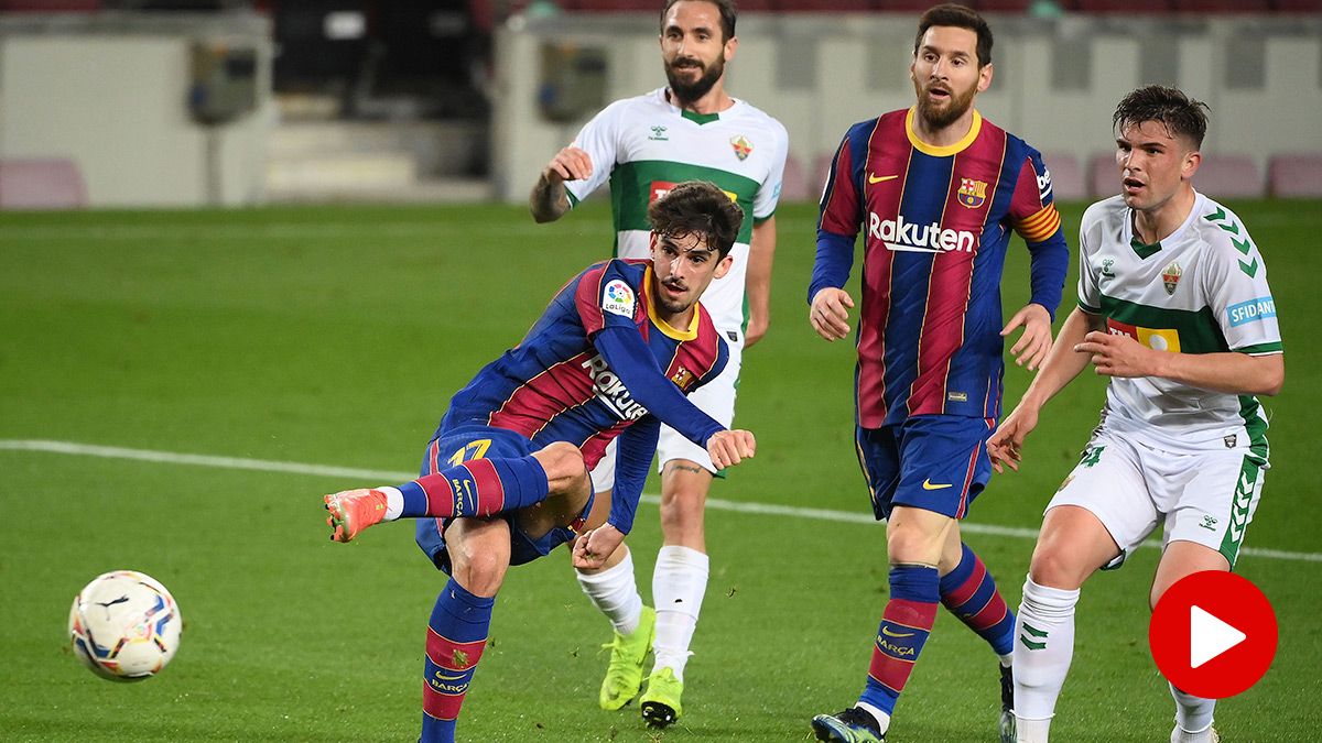 Francisco Trincao, shooting against the Elche in the Camp Nou
