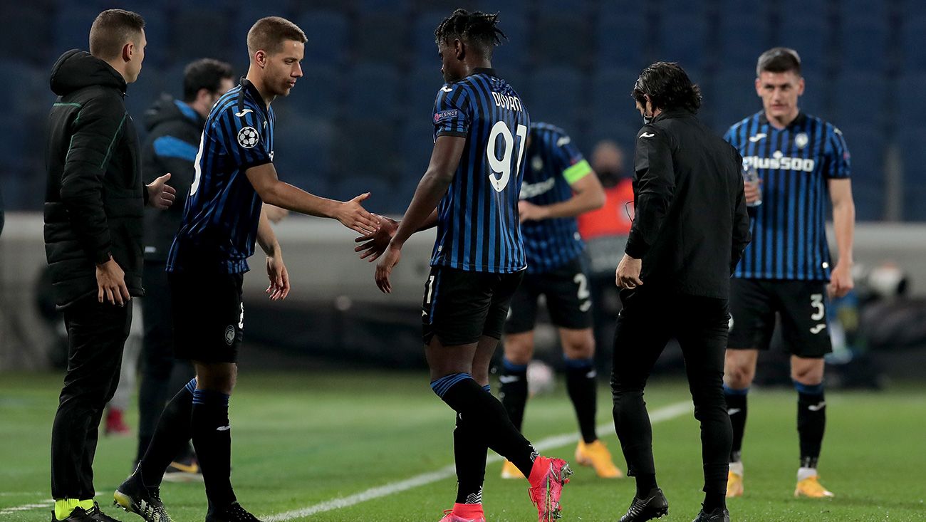 Duván Zapata se marcha lesionado por Pasalic