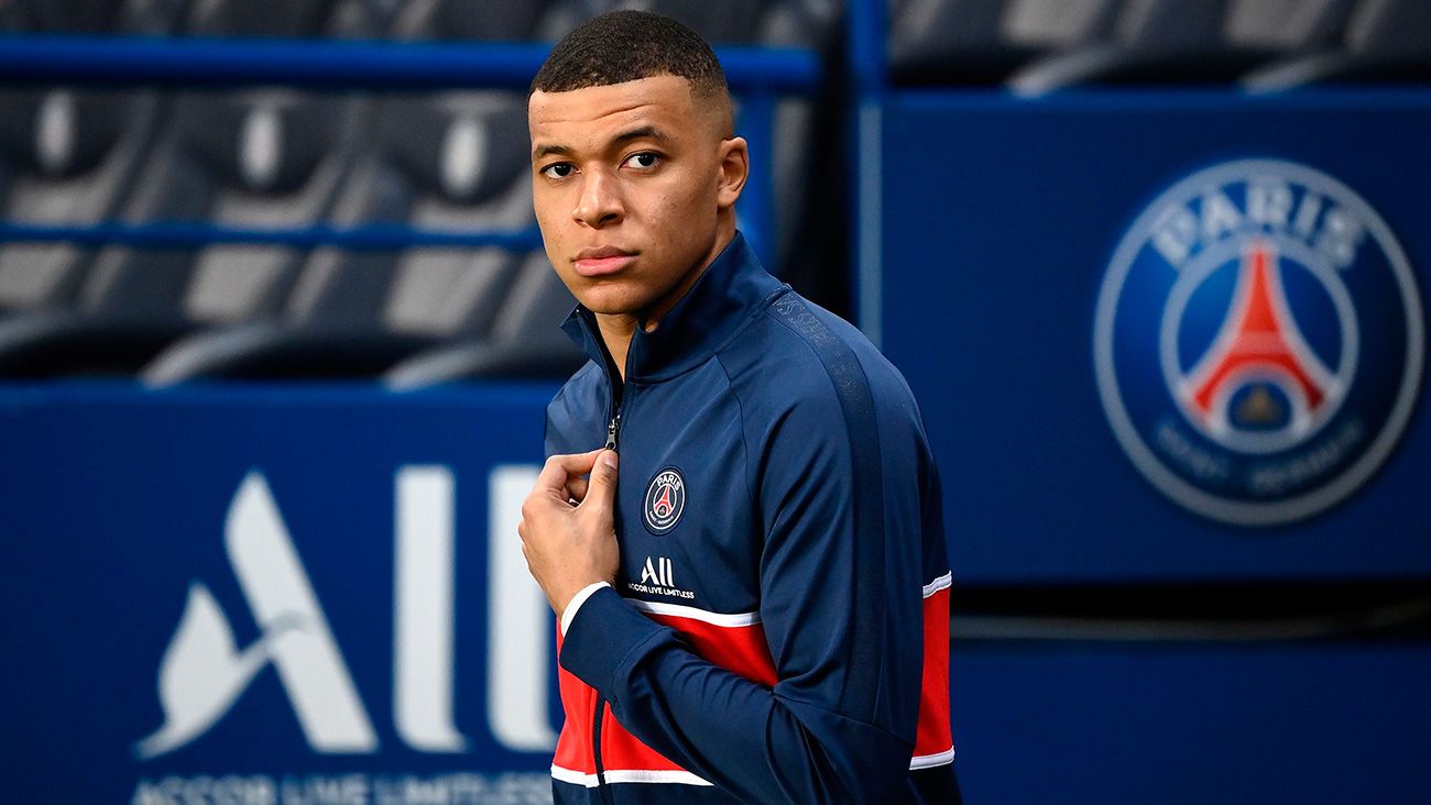 Mbappé antes de un partido con el PSG