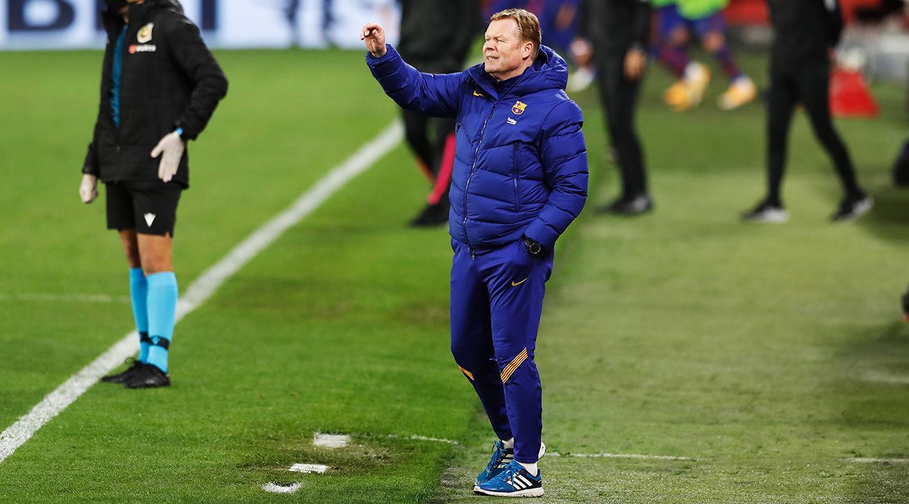 Ronald Koeman da una indicación en el Pizjuán