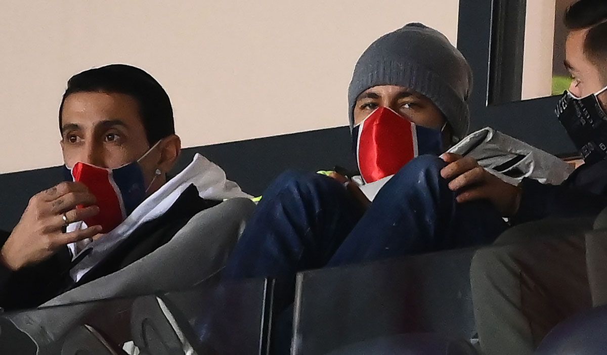 Neymar Has not received the support of the Parisian fans after his injury