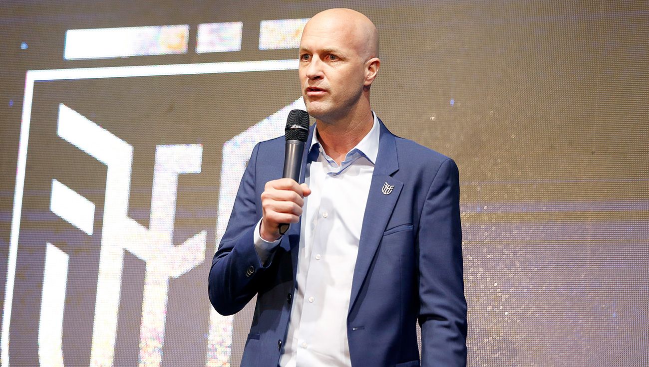 Jordi Cruyff in an act