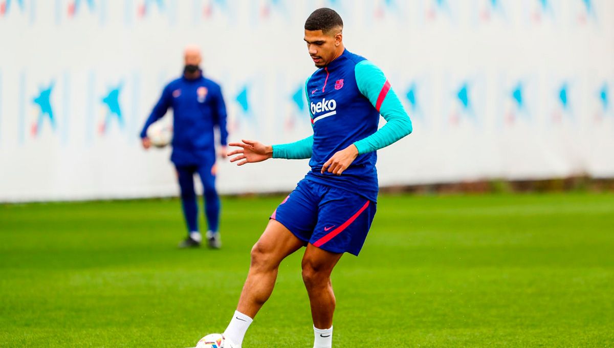 Ronald Araújo in a training with the Barça