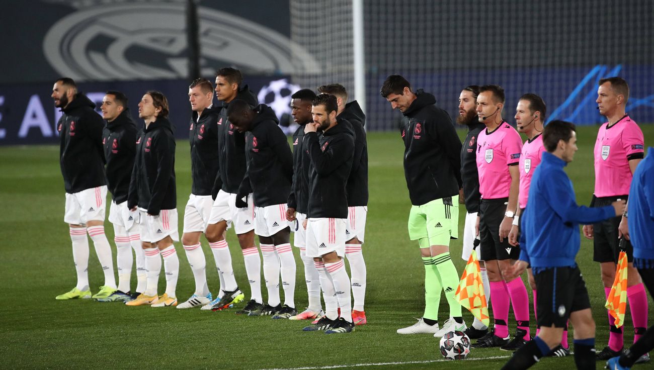 Los jugadores del Madrid antes de un partido de Champions