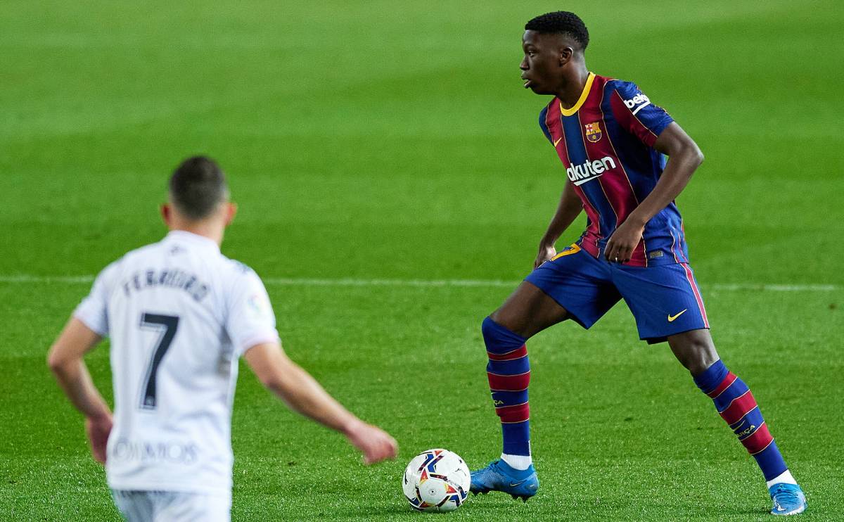 Ilaix Moriba en un partido del FC Barcelona