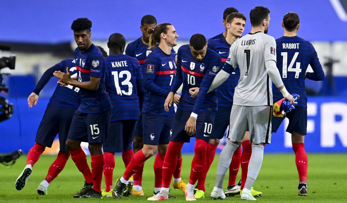 Griezmann Celebrates a goal with the selection of France