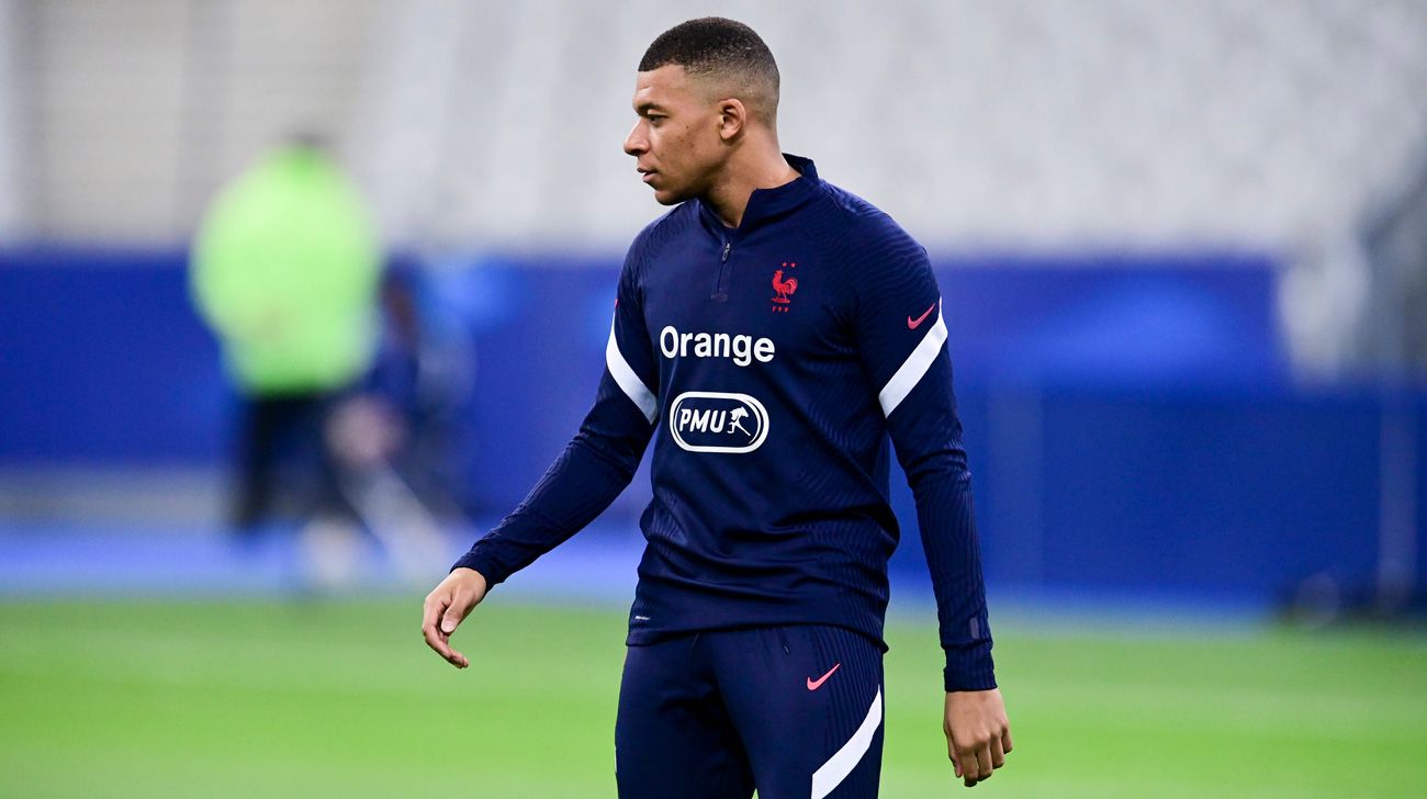 Kylian Mbappé In a training with France