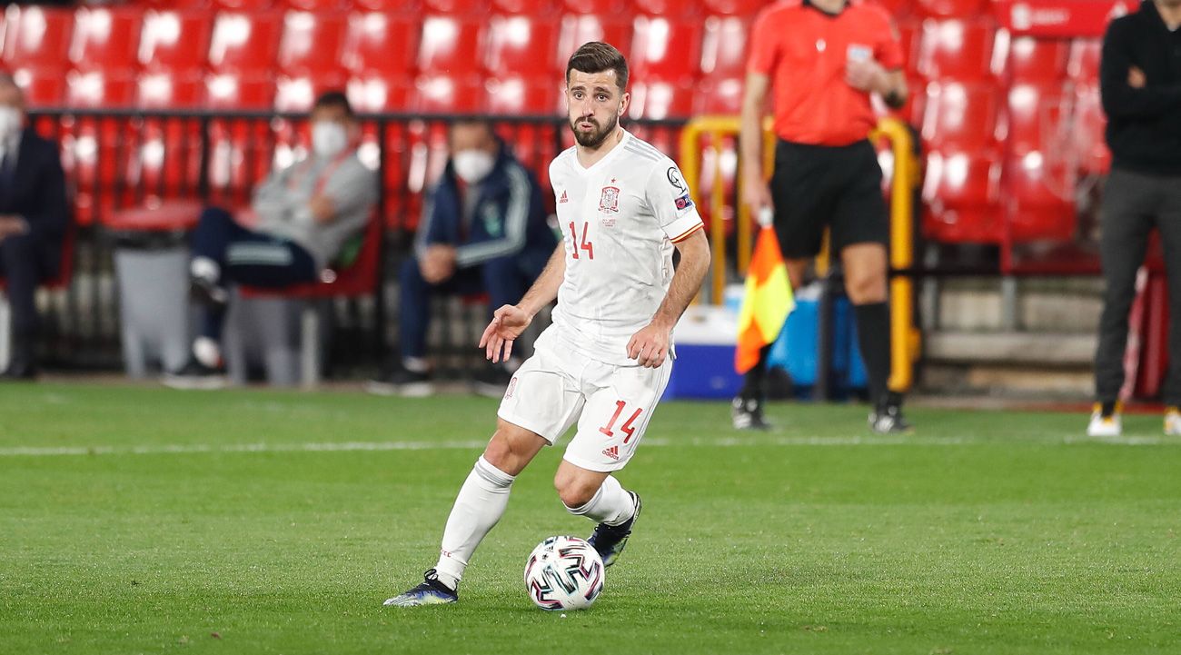 José Luis Gayà en un partido con España