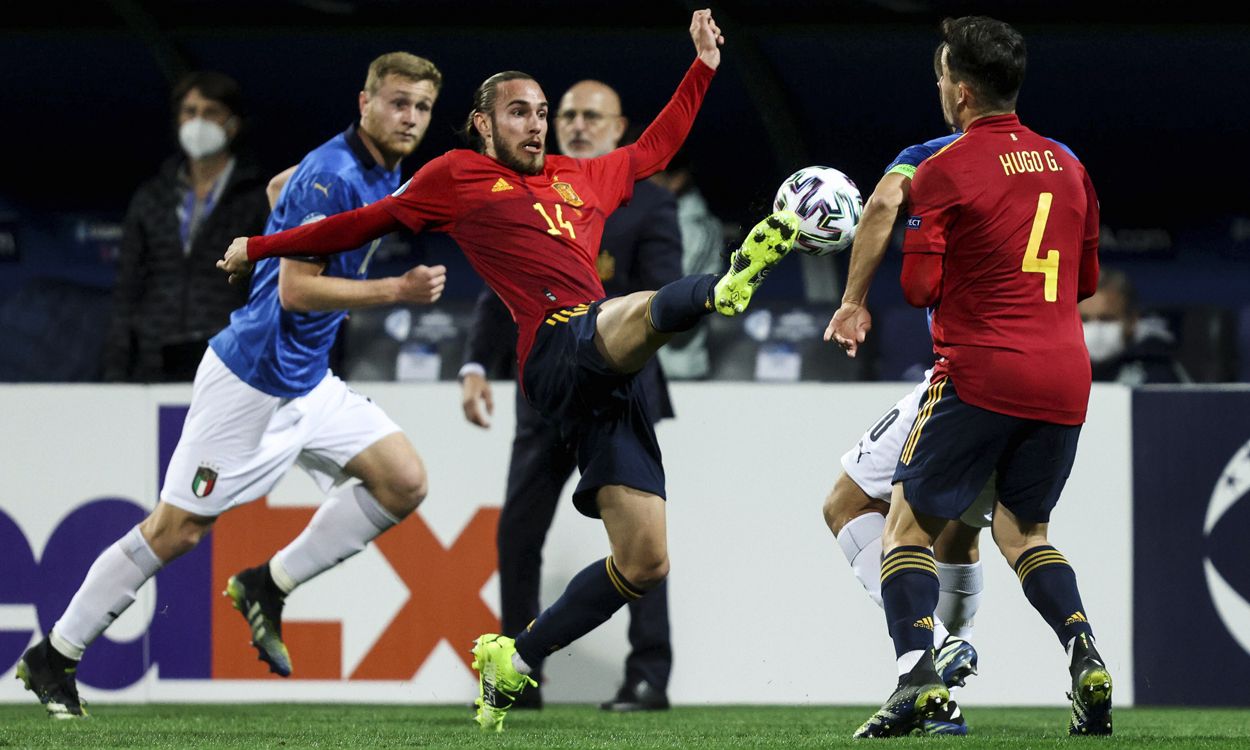 Mingueza  jugando contra Italia