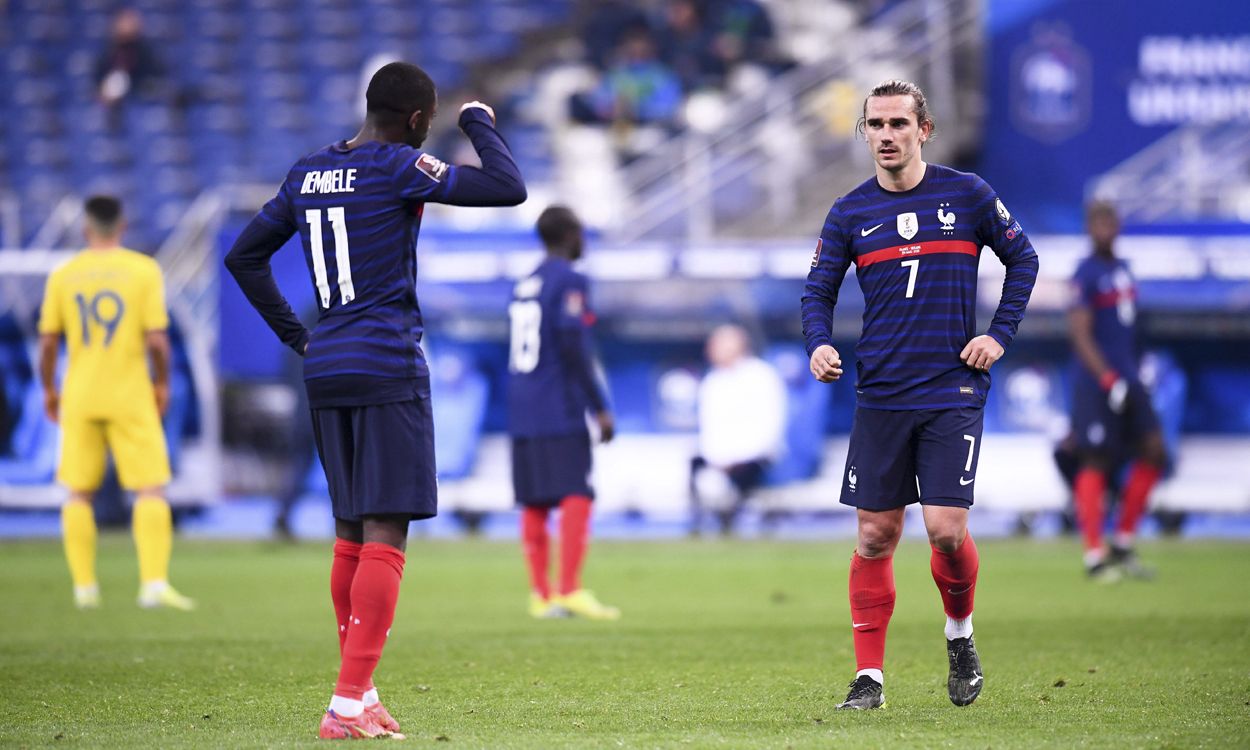 Griezmann And Dembelé with the selection of France