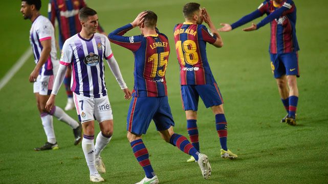 POLÉMICA: El Valladolid reclamó un penalti por mano de Jordi Alba en el área de Ter Stegen